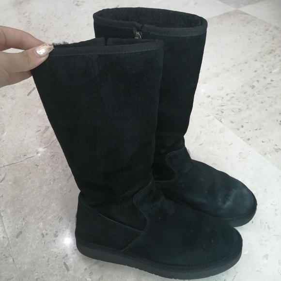 Ugg boots - Picture 1 of 5